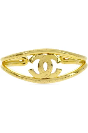 CHANEL 1997 CC logo cuff