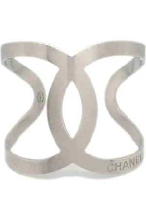 CHANEL 2017 CC cuff bracelet