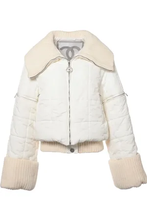 CHANEL Detachable-sleeve jacket