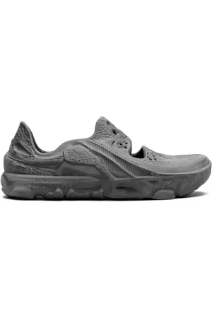 Nike ISPA Universal "Smoke " sneakers