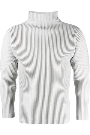 Issey Miyake Pliss??-effect mock-neck T-shirt
