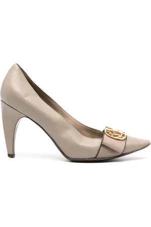 LOUIS VUITTON 2010 logo-plaque leather pumps