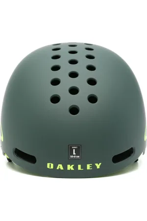 Oakley Street1 helmet