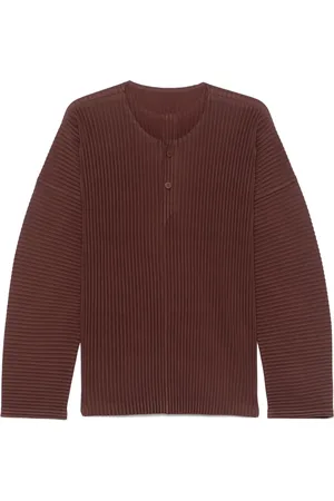 Issey Miyake Plissé-effect T-shirt