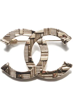 CHANEL 2023 CC brooch
