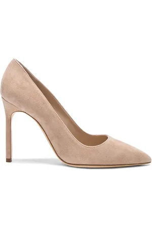 Manolo Blahnik BB 105 Suede Pumps in - Nude. Size 34.5 (also in 41.5).