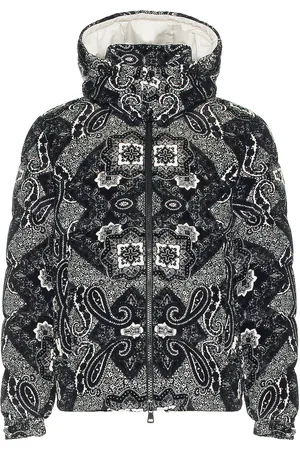 Moncler Gartempe Jacket in - Black. Size 3 (also in 4, 5).