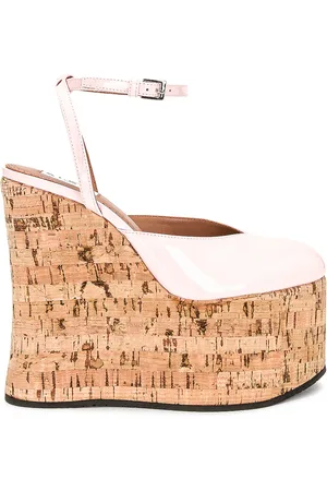 Alaïa Wedge Pump in - Rose. Size 40 (also in 41).