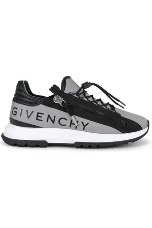 Givenchy Spectre Zip Runner Sneaker in - Grey. Size 43 (also in 45).