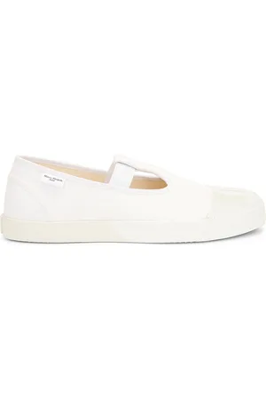 Maison Margiela On The Deck Tabi Mary Jane Sneaker in - White. Size 41 (also in 42, 43, 44).