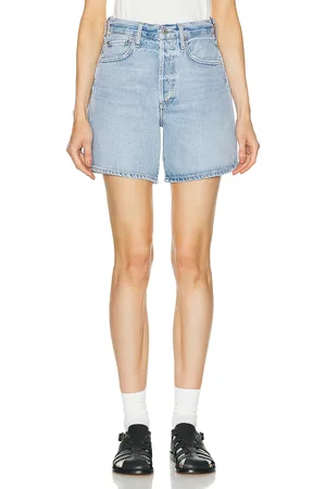 Citizens of Humanity Marlow Long Vintage Short in - Denim-Light. Size 23 (also in 31, 32, 33).