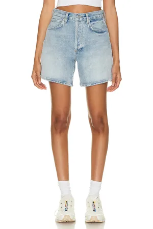 Citizens of Humanity Marlow Long Vintage Short in - Denim-Light. Size 23 (also in ).