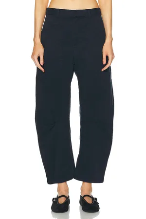NILI LOTAN Shon Pant in - Black. Size 2 (also in 6).