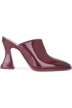 Bottega Veneta Cha Cha Mule in - Burgundy. Size 39 (also in 38, 39.5, 40).