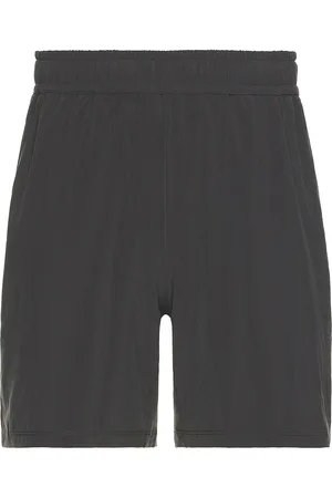 Beyond Yoga Pivotal Performance Short Unlined in - Grey. Size L (also in M, S, XL/1X).