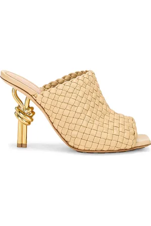 Bottega Veneta Knot Mule Sandal in - Nude. Size 36.5 (also in 37, 37.5, 38, 39, 39.5, 40, 41).