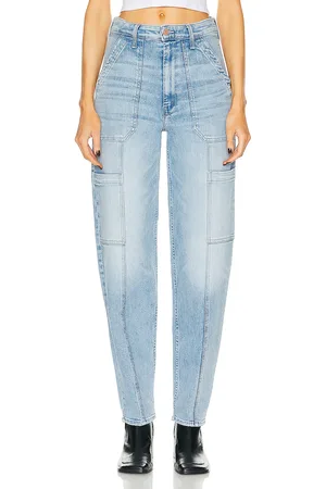 Mother The Private Double Pocket Skimp in - Denim-Light. Size 28 (also in ).
