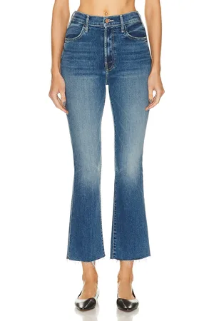 Mother The Hustler Ankle Fray in - Denim-Light. Size 27 (also in 28, 29).