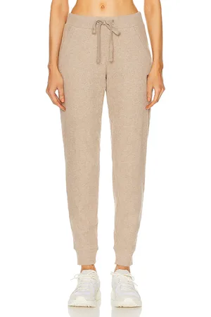 alo Muse Sweatpant in - Beige. Size M (also in S, XS).