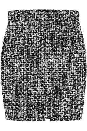 CHANEL Tweed Skirt in - Grey. Size 42 (also in ).