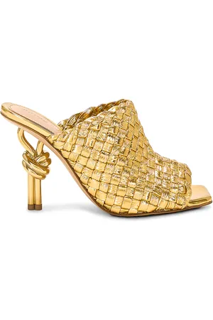 Bottega Veneta Knot Mule Sandal in - Metallic . Size 36 (also in 36.5, 37, 39.5).