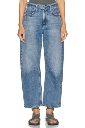 Citizens of Humanity Miro Relaxed Wide Leg in - Denim-Medium. Size 23 (also in 24, 25, 26, 27, 28, 29, 30, 31, 32).
