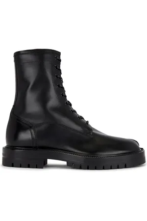 Maison Margiela Tabi County Combat High-Top in - . Size 41 (also in 44).
