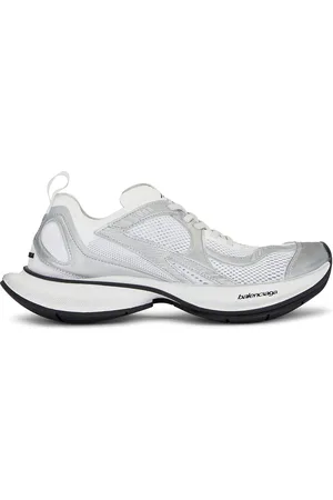 Balenciaga Circuit Sneaker in - White. Size 40 (also in 41, 42, 43, 44, 45).