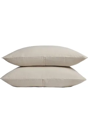Parachute Heirloom Tencel Linen Pillowcase Set in - White. Size KING (also in ).