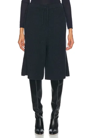 LEMAIRE Relaxed Bermuda Short in - Navy. Size L (also in M, S, XS).