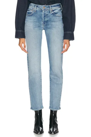 Mother The Mid Rise Hiker Hover in - Denim-Light. Size 23 (also in 25, 30, 31, 32).