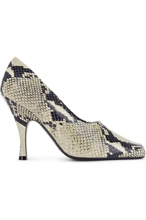 Khaite Eva Pump in - Black. Size 36 (also in 36.5, 37.5, 38).