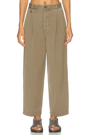 AGOLDE Becker Chino in - Olive. Size 24 (also in 25, 26, 29, 30, 34).
