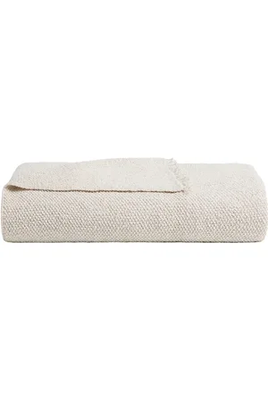 Parachute Cotton Boucle Throw in - Cream. Size all.