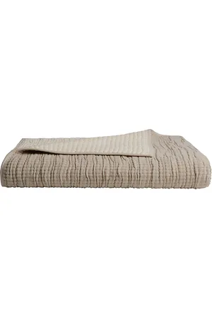 Parachute Organic Channel Gauze Throw in - Ivory. Size all.