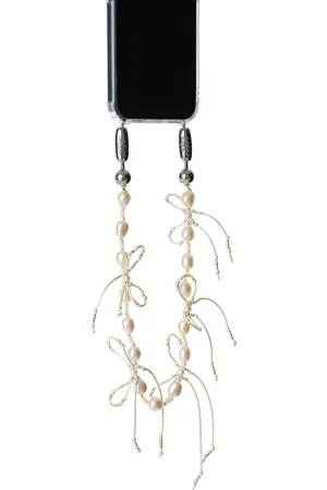 Ossa Pearl + Bow Wristlet in - . Size all.