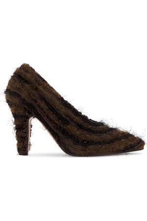 The Row Prudens Pump in - Brown. Size 36 (also in 36.5, 37, 37.5, 38, 38.5, 39, 39.5, 40, 41).