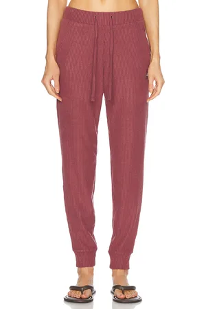 alo Muse Sweatpant in - Burgundy. Size L (also in S).