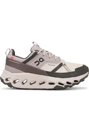 On Running Cloudhoriz Wp Sneaker in - Beige. Size 10 (also in 6, 6.5, 7, 7.5, 8, 8.5, 9, 9.5).