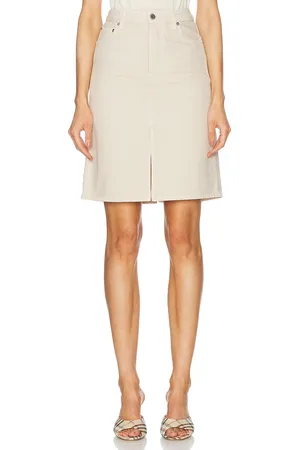Burberry Mini Skirt in - White. Size 0 (also in 2, 4, 6).