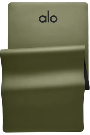 alo Warrior Mat in - Green. Size all.