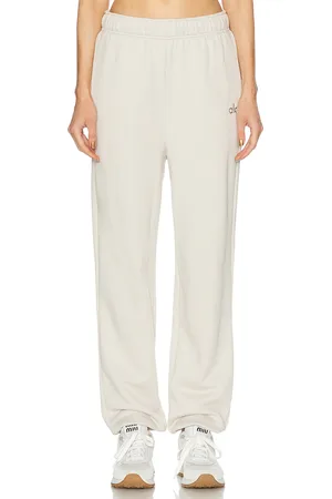 alo Accolade Sweatpant in - Cream. Size L (also in M, XL).