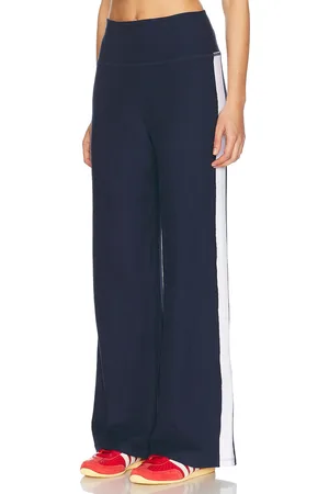 Beyond Yoga Spacedye Laid Back Stripe Pant in - Navy. Size M (also in XS).