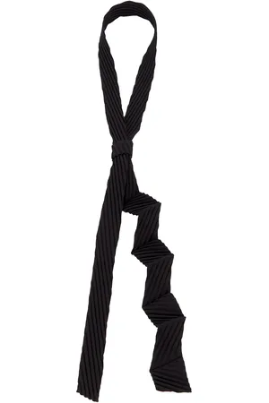 Issey Miyake Zigzag Tie in - . Size all.