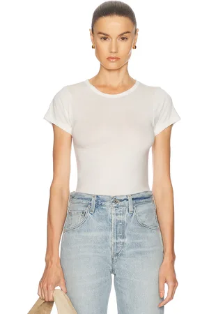 ÉTERNE Fitted Crewneck Short Sleeve Top in - White. Size L (also in S, XL, XS).