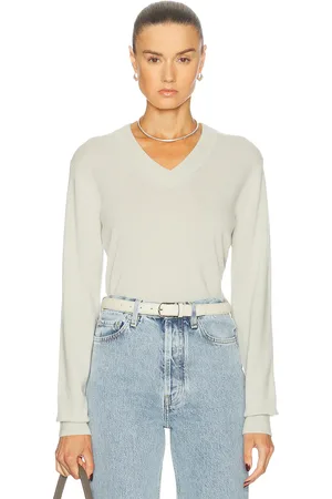 ÉTERNE Lennox Cashmere Pullover in - Light Grey. Size L/XL (also in M/L, XS/S).