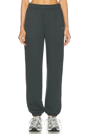 alo Accolade Sweatpant in - Dark Green. Size L (also in M, S, XS).