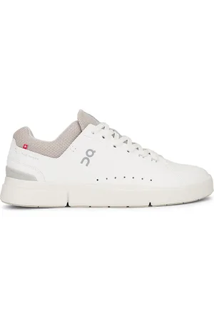 On Running The Roger Advantage Sneakers in - White. Size 10 (also in 10.5, 11, 11.5, 12, 12.5, 7, 7.5, 8, 9.5).