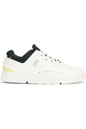 On Running The Roger Advantage Sneakers in - White. Size 10.5 (also in 11, 11.5, 12, 13, 7, 8, 8.5, 9, 9.5).