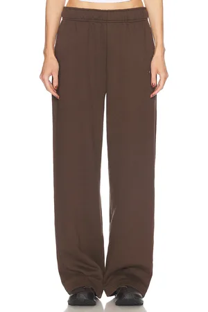 alo Accolade Straight Leg Sweatpant in - Brown. Size L (also in M, S, XL, XS).